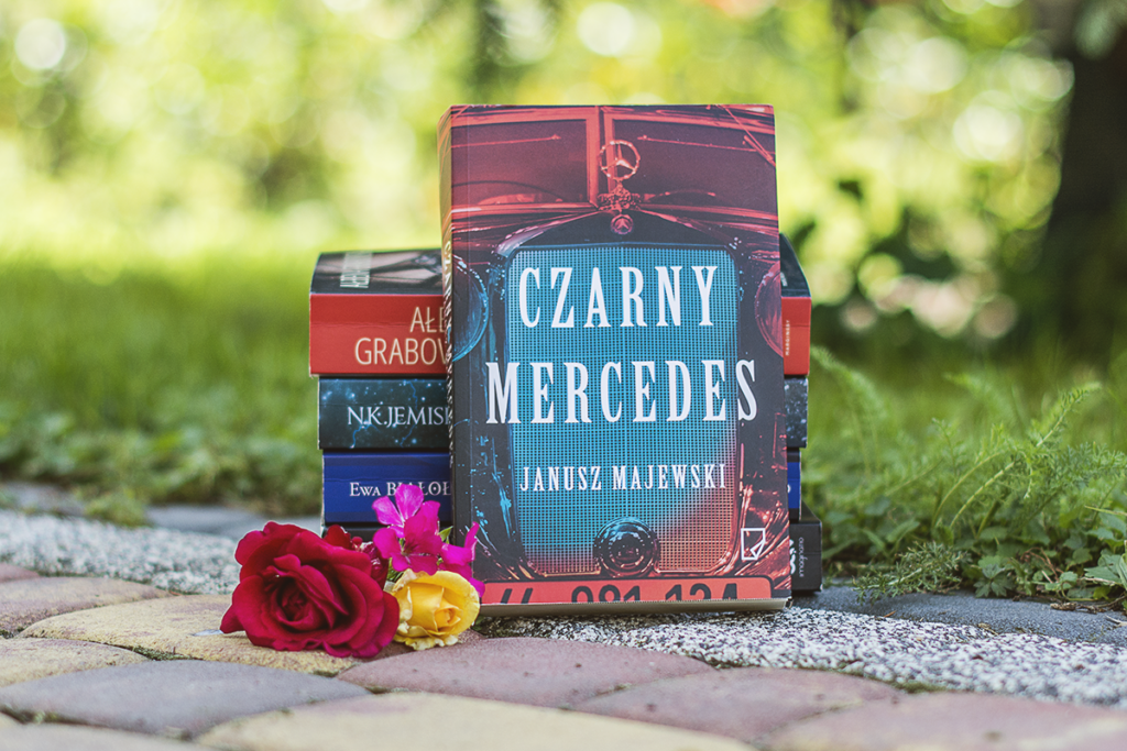 Czarny mercedes