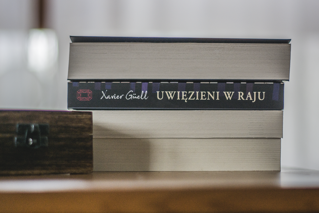 Uwięzieni w raju
