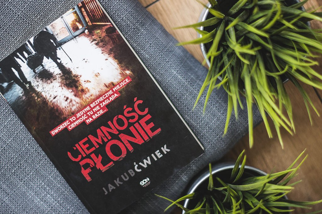 Ciemność płonie