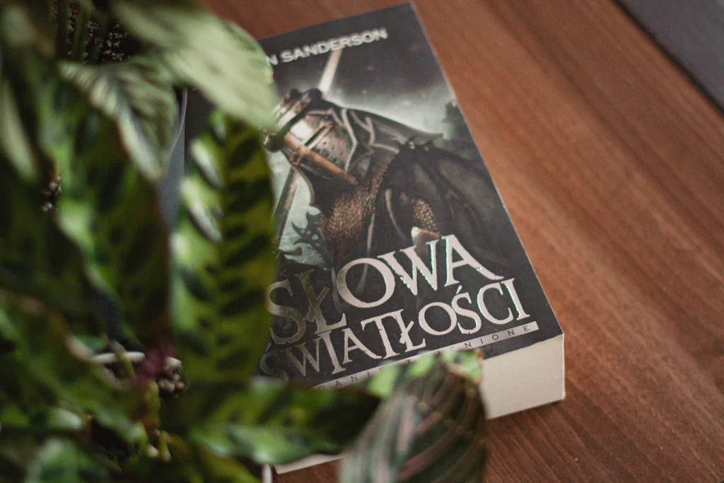 Słowa Światłości leżą na blacie