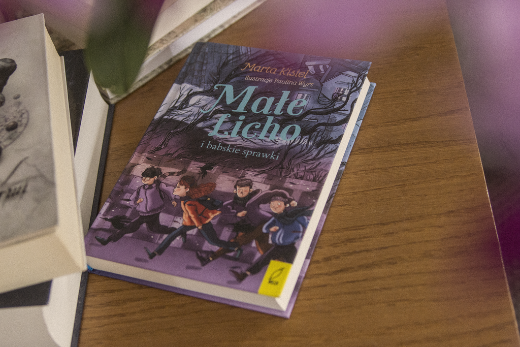 Małe Licho i babskie sprawki - leży na blace