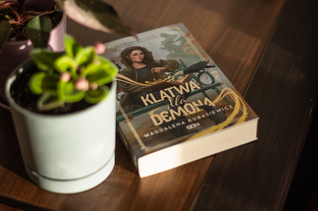 Klątwa dla demona leży na blacie