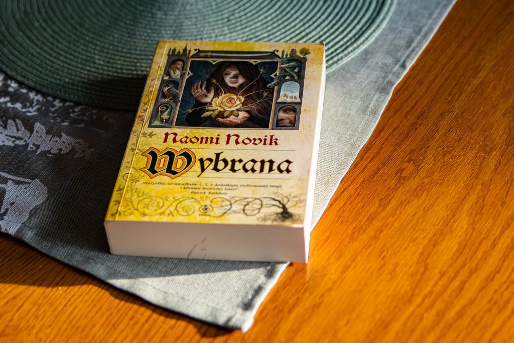 Wybrana książka na blacie
