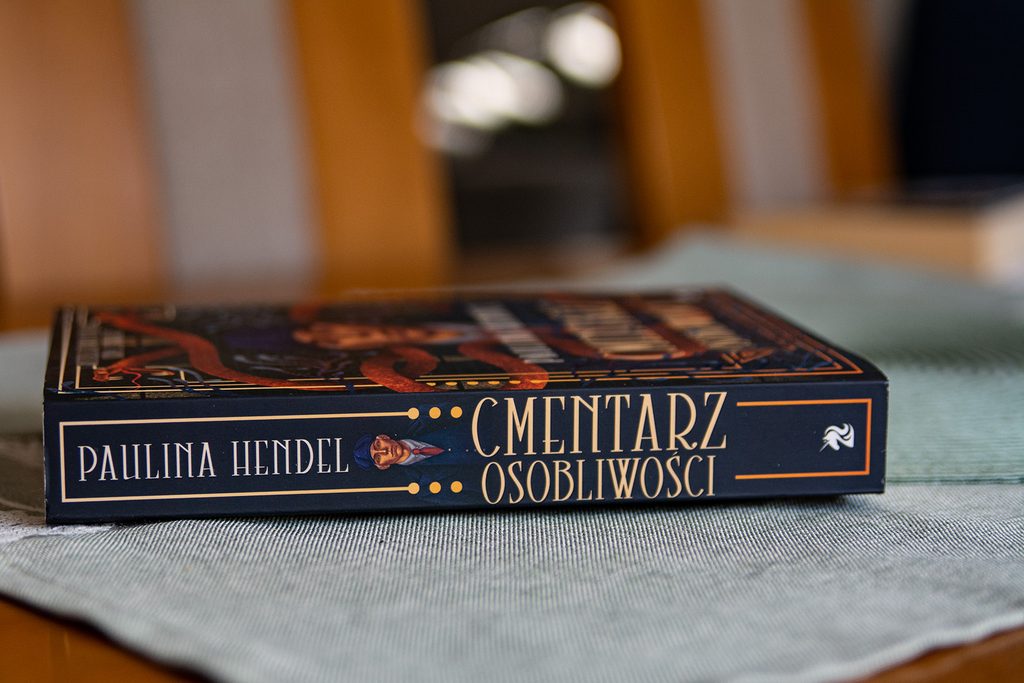 Cmentarz osobliwości grzbiet