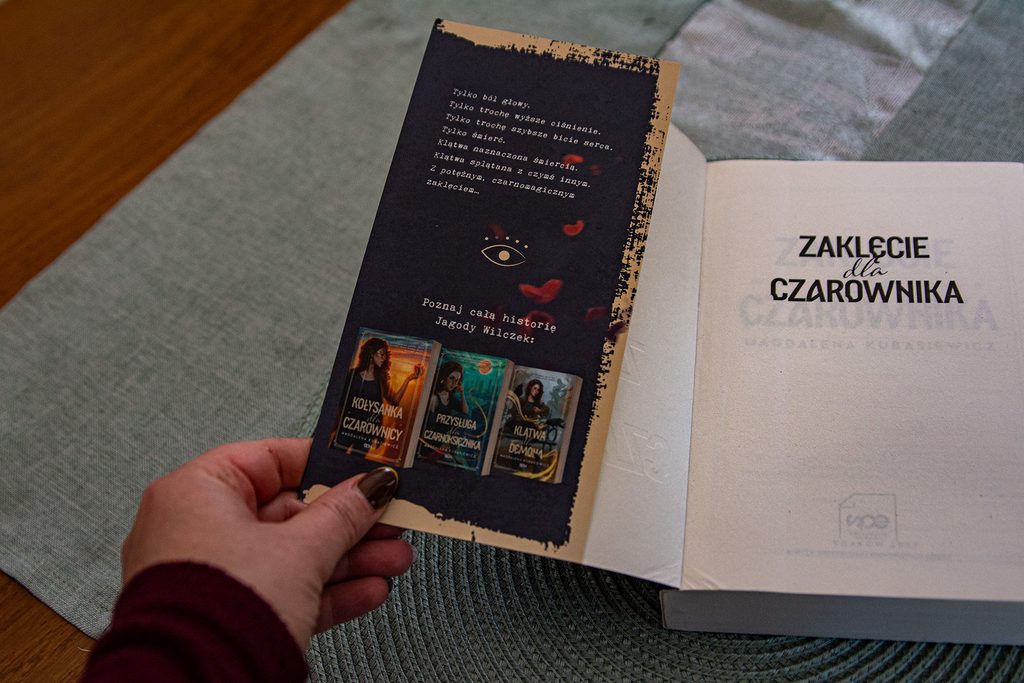 Zaklęcie dla czarownika Kubasiewicz skrzydełko przód