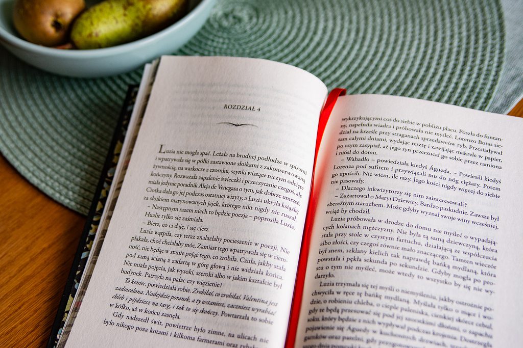Familiar otwarta książka