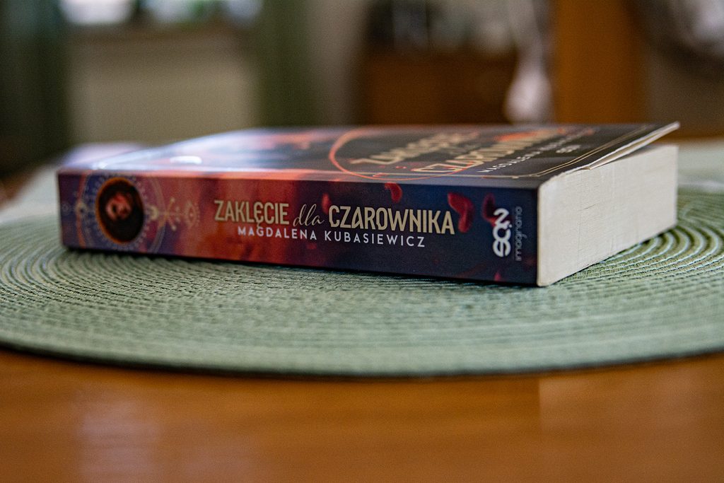 Zaklęcie dla czarownika Kubasiewicz  grzbiet